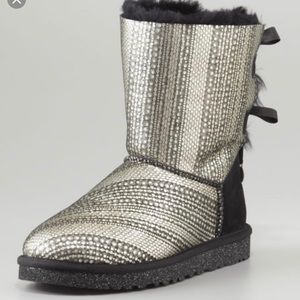 UGGS - SIZE 3 - NEW!